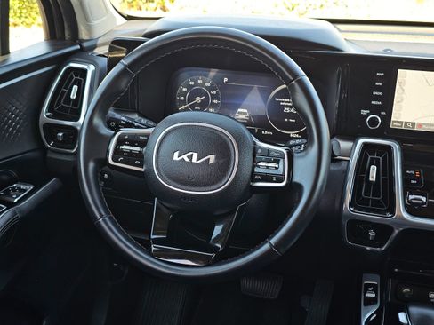Used 2023 Kia Sorento SX FWD image 27