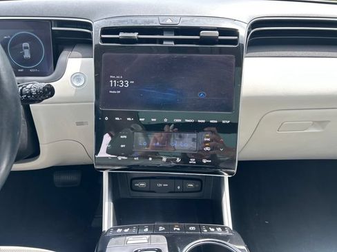 Used 2024 Hyundai Tucson Limited AWD/4WD image 19