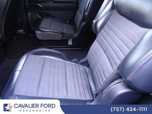 Used 2025 Ford Explorer ST-Line AWD/4WD image 8