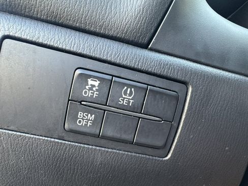 Used 2015 MAZDA MAZDA3 s Touring FWD image 29