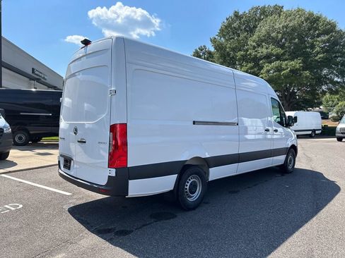 New 2025 Mercedes-Benz Sprinter 2500 image 10