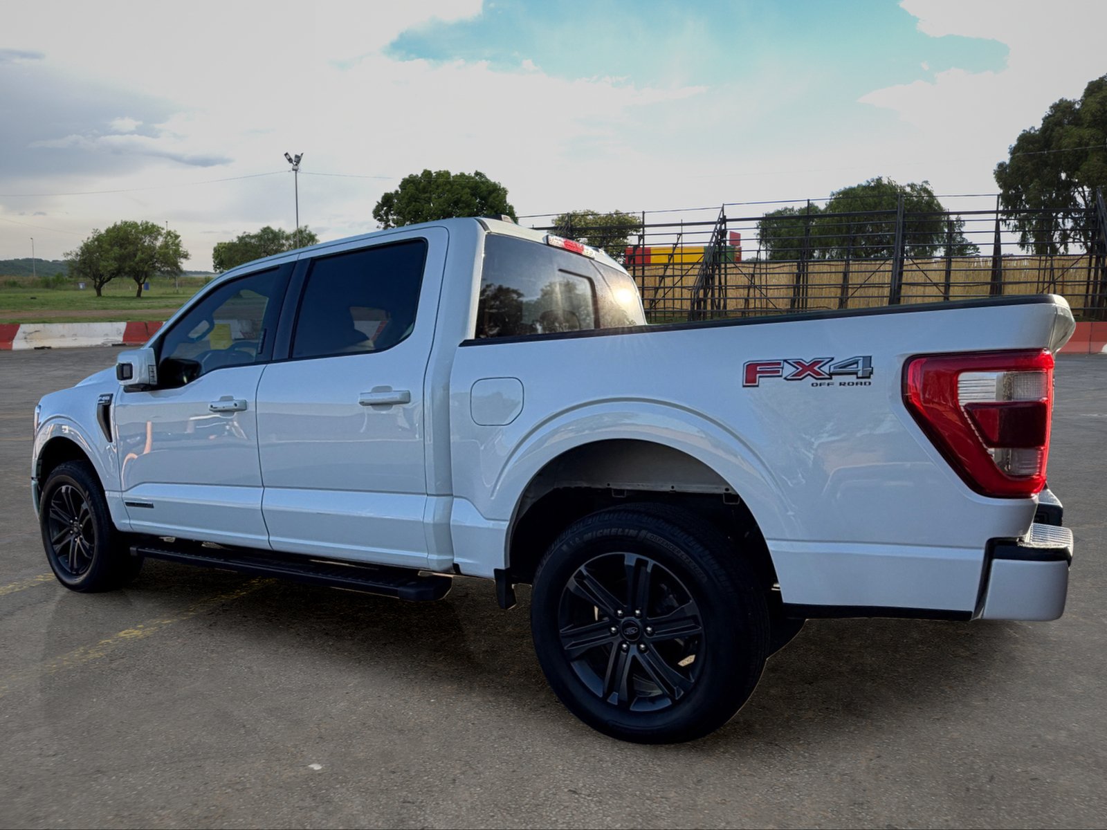 Used 2023 Ford F150 Lariat AWD/4WD image 4