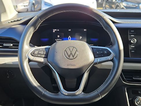 Used 2022 Volkswagen Taos SE image 14