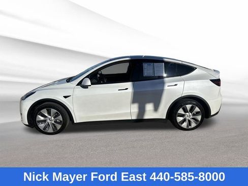 Used 2022 Tesla Model Y Long Range image 4