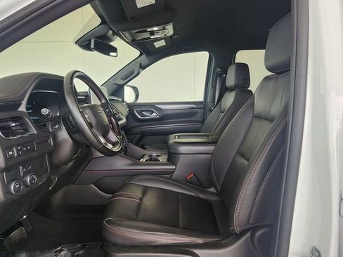 Used 2024 Chevrolet Suburban RST RWD image 17