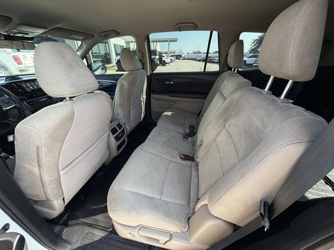 Used 2021 Honda Pilot EX image 12