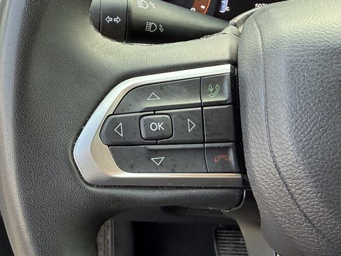 Used 2024 Jeep Compass Latitude AWD/4WD image 16