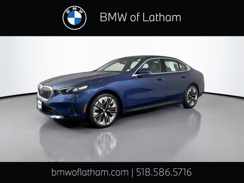 Used 2026 BMW 530i xDrive w/ Premium Package AWD/4WD image 1