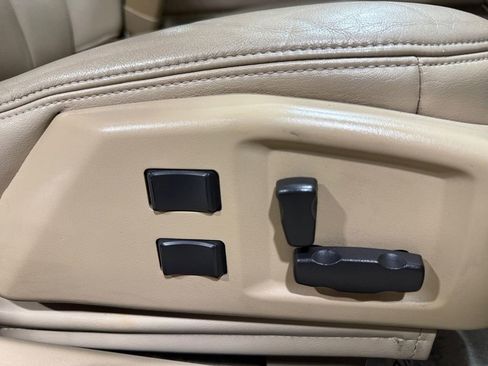 Used 2008 Cadillac XLR image 16