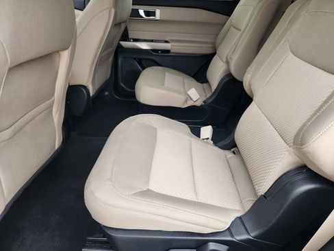 Used 2023 Ford Explorer XLT image 29