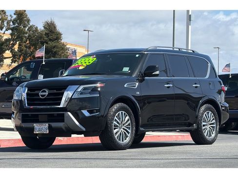Used 2021 Nissan Armada SV w/ SV Appearance Package RWD image 8