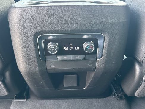 Used 2025 Chevrolet Tahoe Z71 AWD/4WD image 26