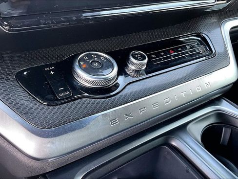 New 2026 Ford Expedition Max Platinum w/ Stealth Appearance Package image 18