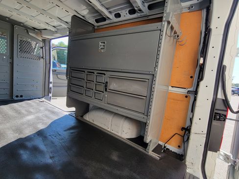 Used 2015 Nissan NV 2500 SV w/ Side & Curtain Airbag Package image 31