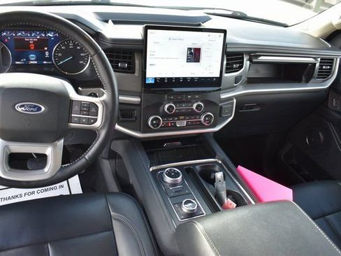 Used 2024 Ford Expedition XLT image 17