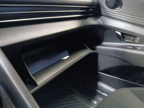 Used 2025 Hyundai Elantra Sport image 22