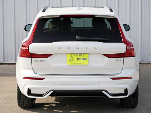 Used 2023 Volvo XC60 B5 Ultimate w/ Protection Package Premier image 52