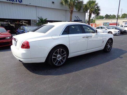 Used 2017 Rolls-Royce Ghost image 3