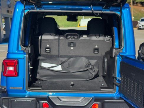 Used 2024 Jeep Wrangler Sahara w/ Technology Group image 12