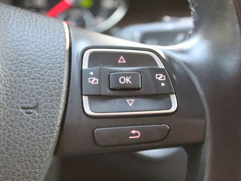 Used 2014 Volkswagen CC Executive FWD image 17