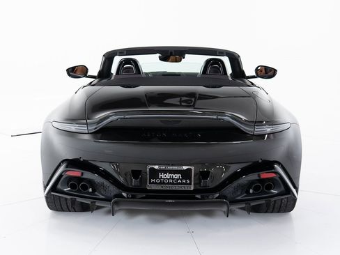 Used 2023 Aston Martin V8 Vantage Roadster image 4