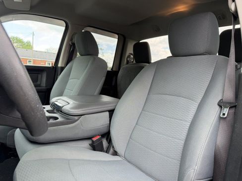 Used 2018 RAM 1500 Express AWD/4WD image 18