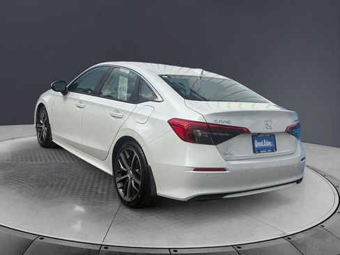Used 2024 Honda Civic Touring image 3