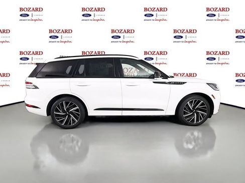 New 2026 Lincoln Aviator Black Label w/ Jet Appearance Package AWD/4WD image 9