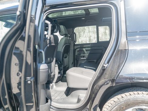 New 2026 Land Rover Defender 110 X-Dynamic SE AWD/4WD image 21