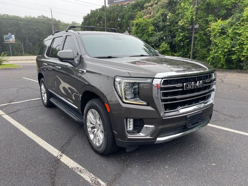 Used 2021 GMC Yukon SLT AWD/4WD image 1