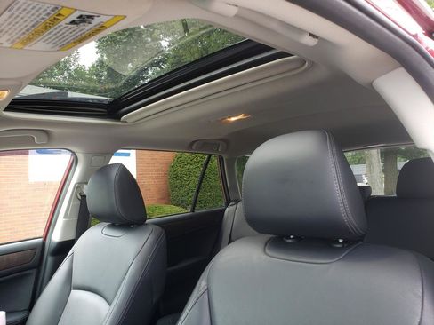 Used 2017 Subaru Outback 2.5i Limited AWD/4WD image 10