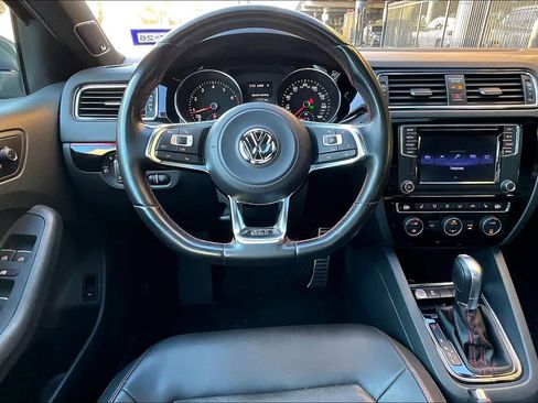 Used 2016 Volkswagen Jetta GLI SE image 5
