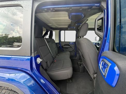 Used 2020 Jeep Wrangler Unlimited Sahara image 28