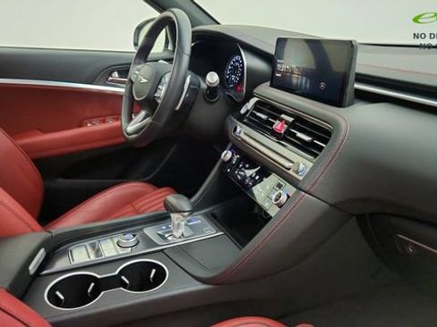 Used 2025 Genesis G70 2.5T image 21