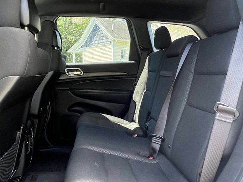 Used 2021 Jeep Grand Cherokee Laredo image 11