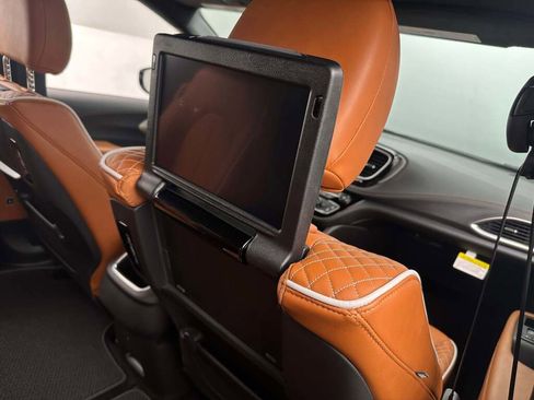 New 2026 Chrysler Pacifica Pinnacle image 23
