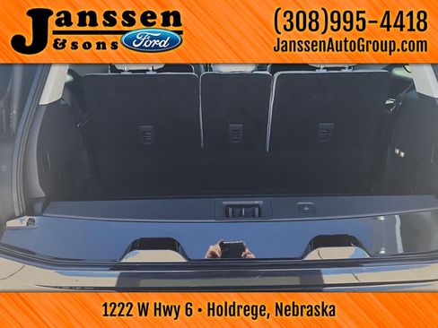 Used 2025 Ford Expedition Platinum w/ Driver's Package AWD/4WD image 15