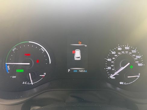 Used 2023 Toyota Sienna XLE FWD image 4