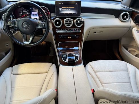 Used 2017 Mercedes-Benz GLC 300 4MATIC image 11