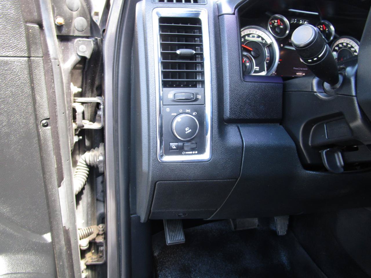 Used 2015 RAM 2500 Laramie w/ Convenience Group AWD/4WD image 18