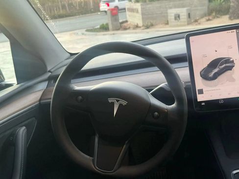 Used 2023 Tesla Model Y 2WD image 15