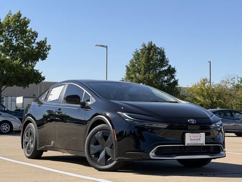 New 2026 Toyota Prius Plug-In Hybrid image 2