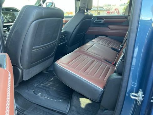 Used 2025 GMC Sierra 2500 Denali Ultimate AWD/4WD image 8