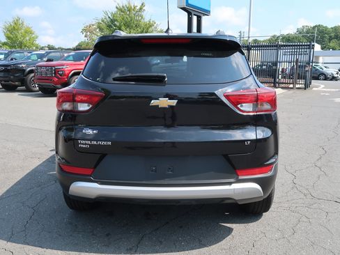 Used 2024 Chevrolet TrailBlazer LT AWD/4WD image 9