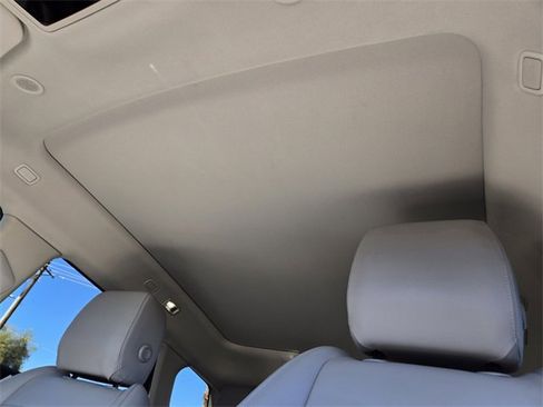 Used 2023 Land Rover Range Rover Evoque S image 12