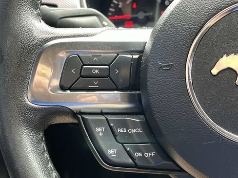 Used 2017 Ford Mustang Coupe RWD image 21