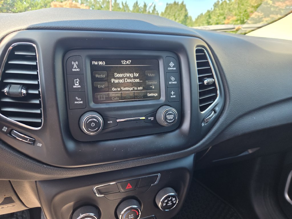 Used 2018 Jeep Compass Sport w/ Cold Weather Group AWD/4WD image 16