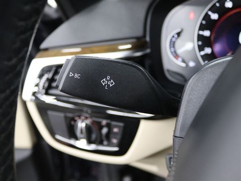 Used 2019 BMW 530i xDrive XI w/ Premium Package image 36