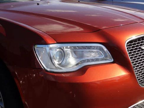 Used 2021 Chrysler 300 Touring RWD image 16