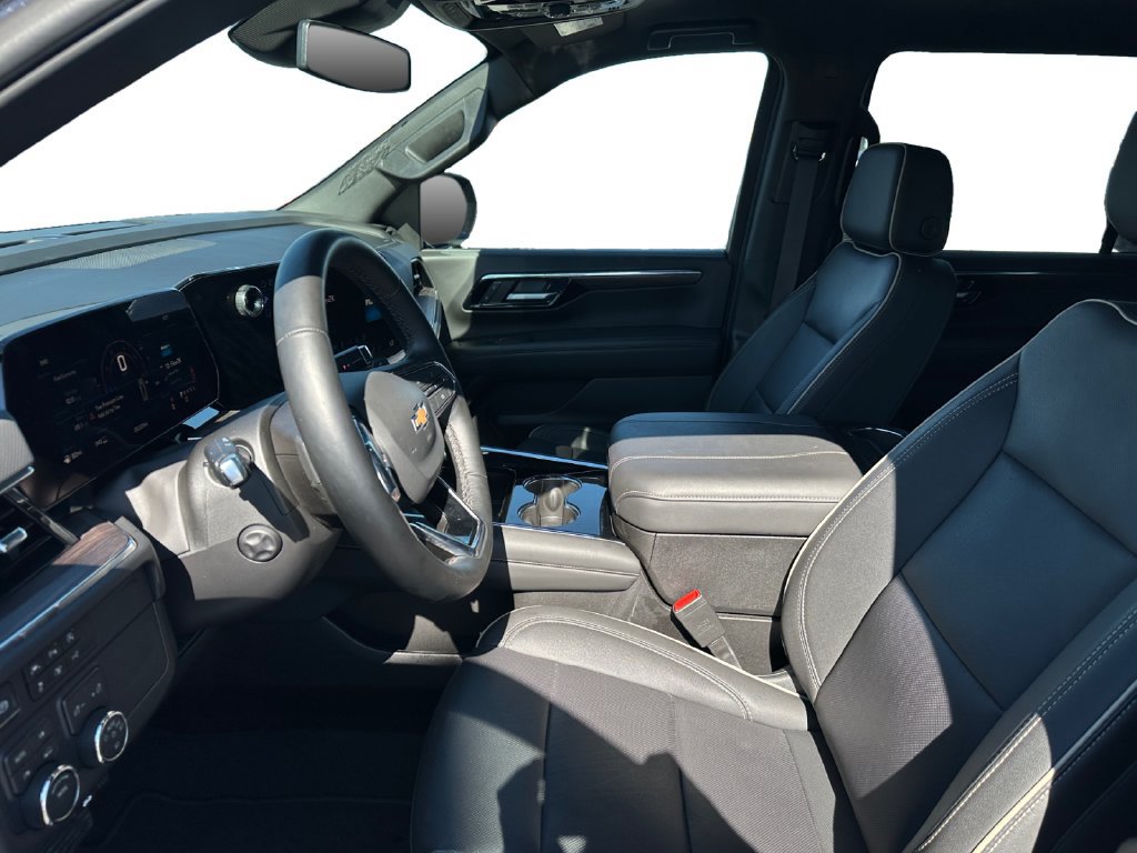 Used 2026 Chevrolet Suburban Premier AWD/4WD image 29